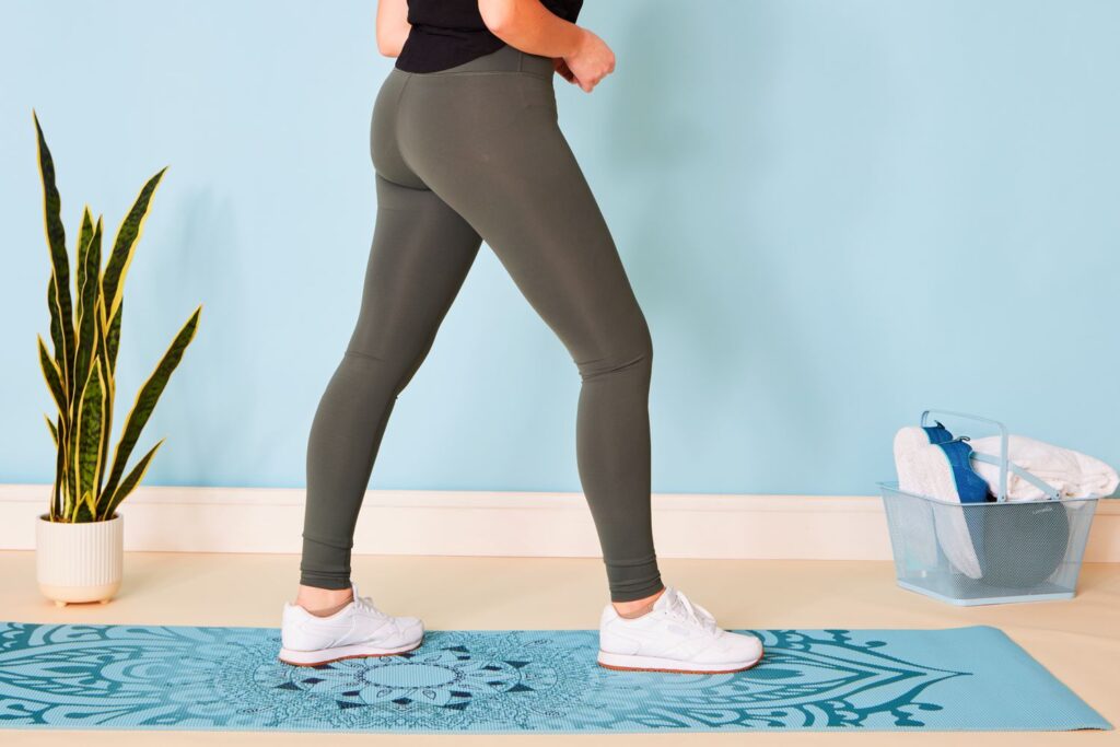 What Are Compression Yoga Pants